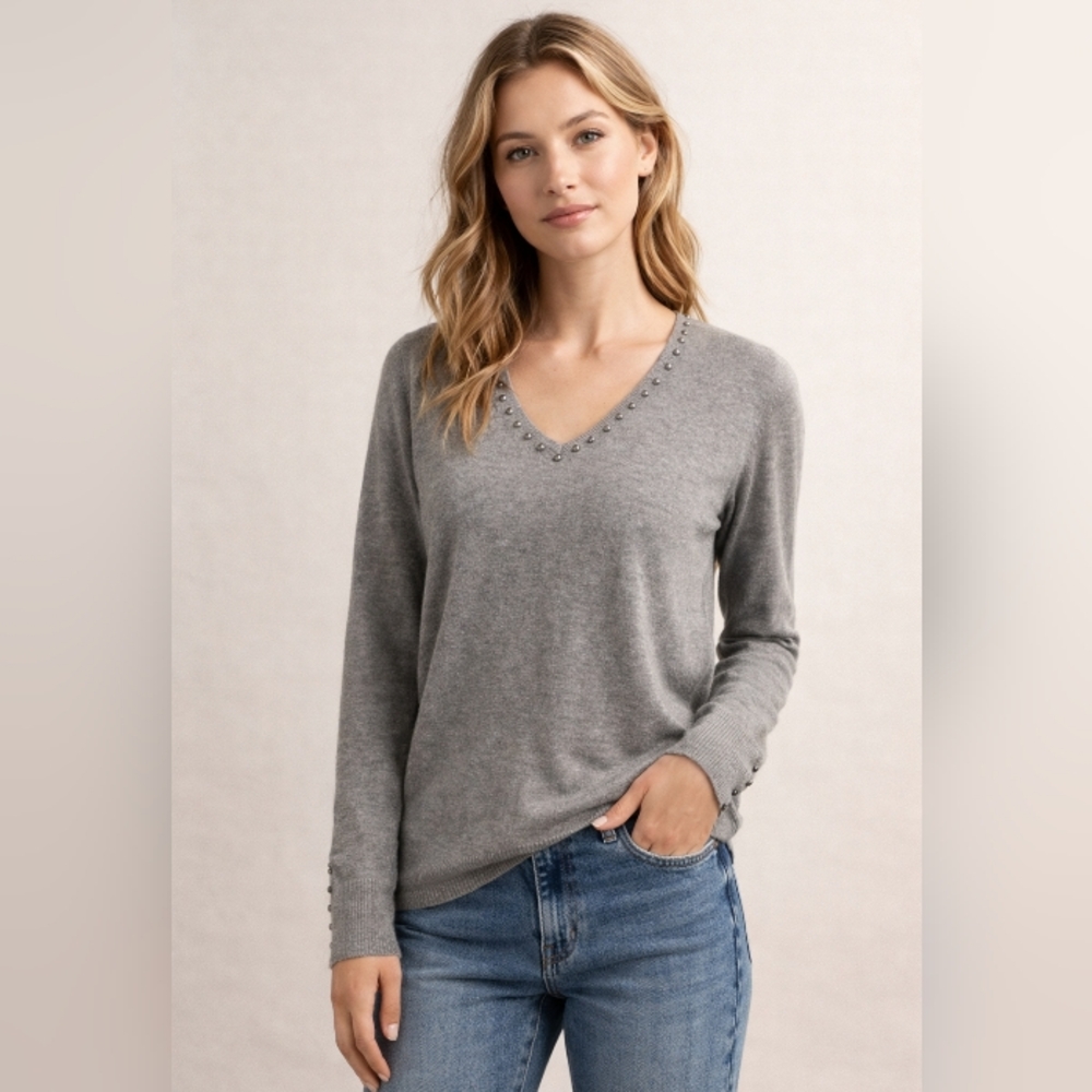 Gray Studded V-Neck Lightweight Sweater – Size Large